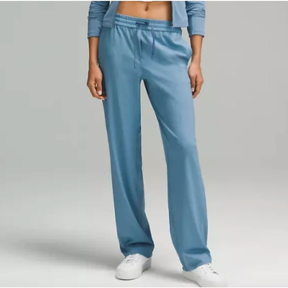Lululemon Straight Mid Rise Pant Luxtreme Utility Blue Size Medium - Picture 1 of 10